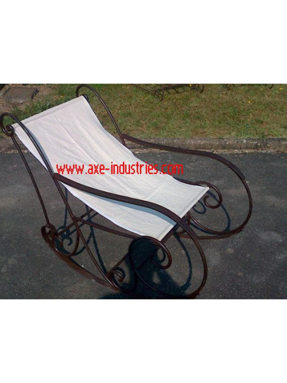 Rocking chair en fer forgé