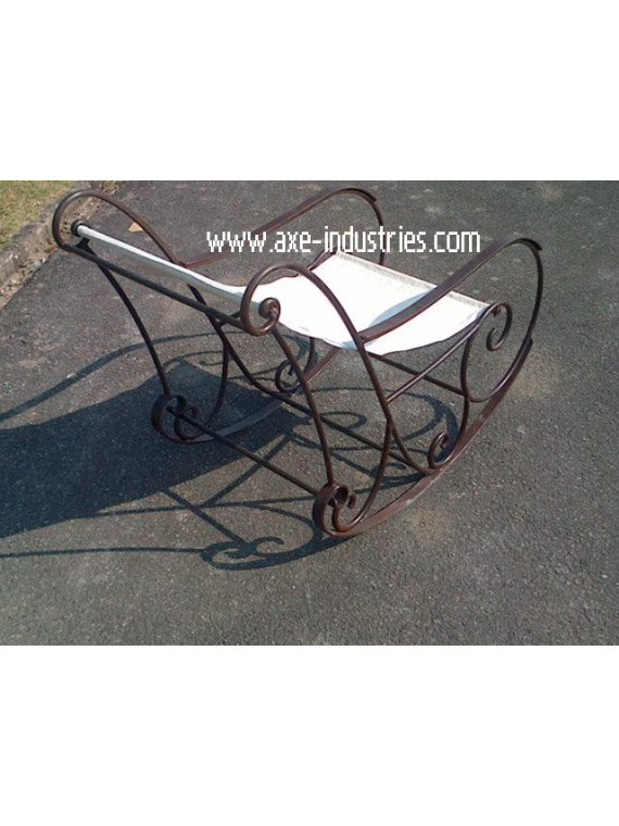 Rocking chair en fer forgé