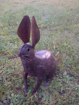 Lapin en métal recyclé ( vendu à l'unité)