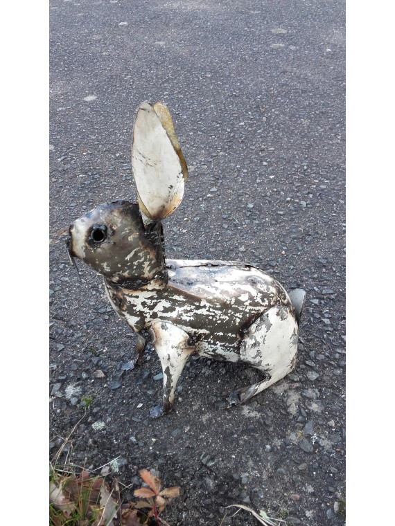 Grand lapin  blanc en métal  recyclé